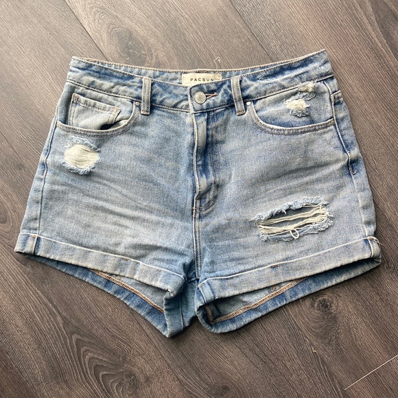 Bullhead Distressed Mom Short - Picture 1 of 4